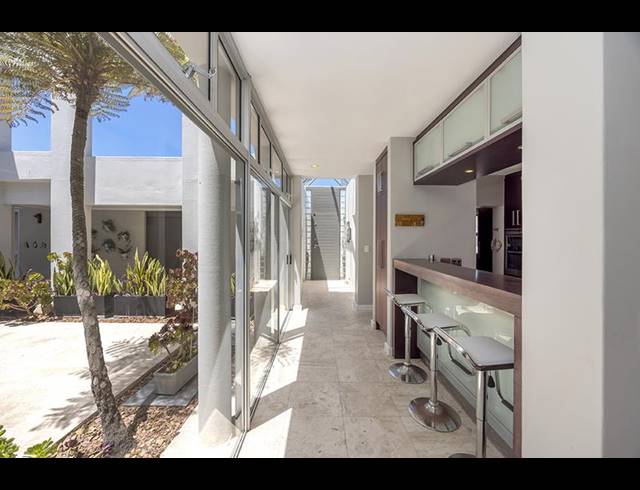 4 BEDROOM PROPERTY TO RENT IN BLOUBERGSTRAND